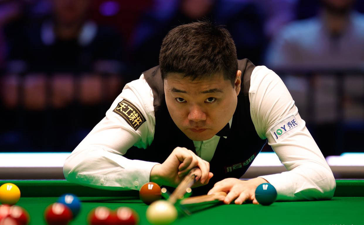 src, 的碾压战, 墨菲在八强